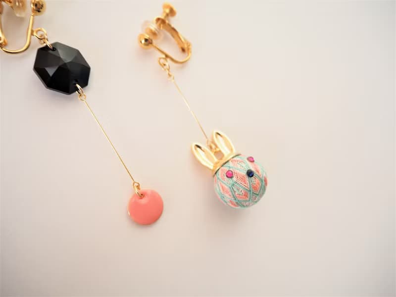 tachibanaya Bunny Japanese temari asymmetry earrings Pink Mint 手鞠球 刺繡 耳環