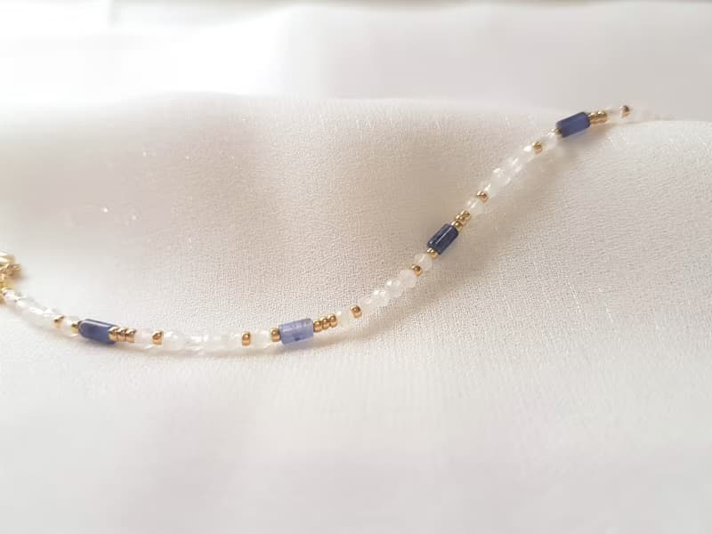 有你的天空 ‧ 月光石 藍點石 串珠 細手環 6月誕生石