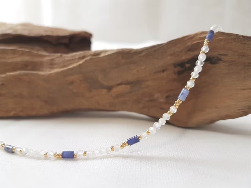 有你的天空 ‧ 月光石 藍點石 串珠 細手環 6月誕生石