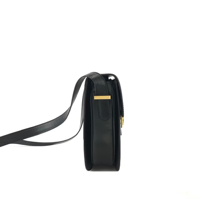 【 日本直送　名牌中古包 】CELINE セリーヌ トリオンフ レザー ショルダーバッグ ブラック vintage ヴィンテージ オールド 368agn