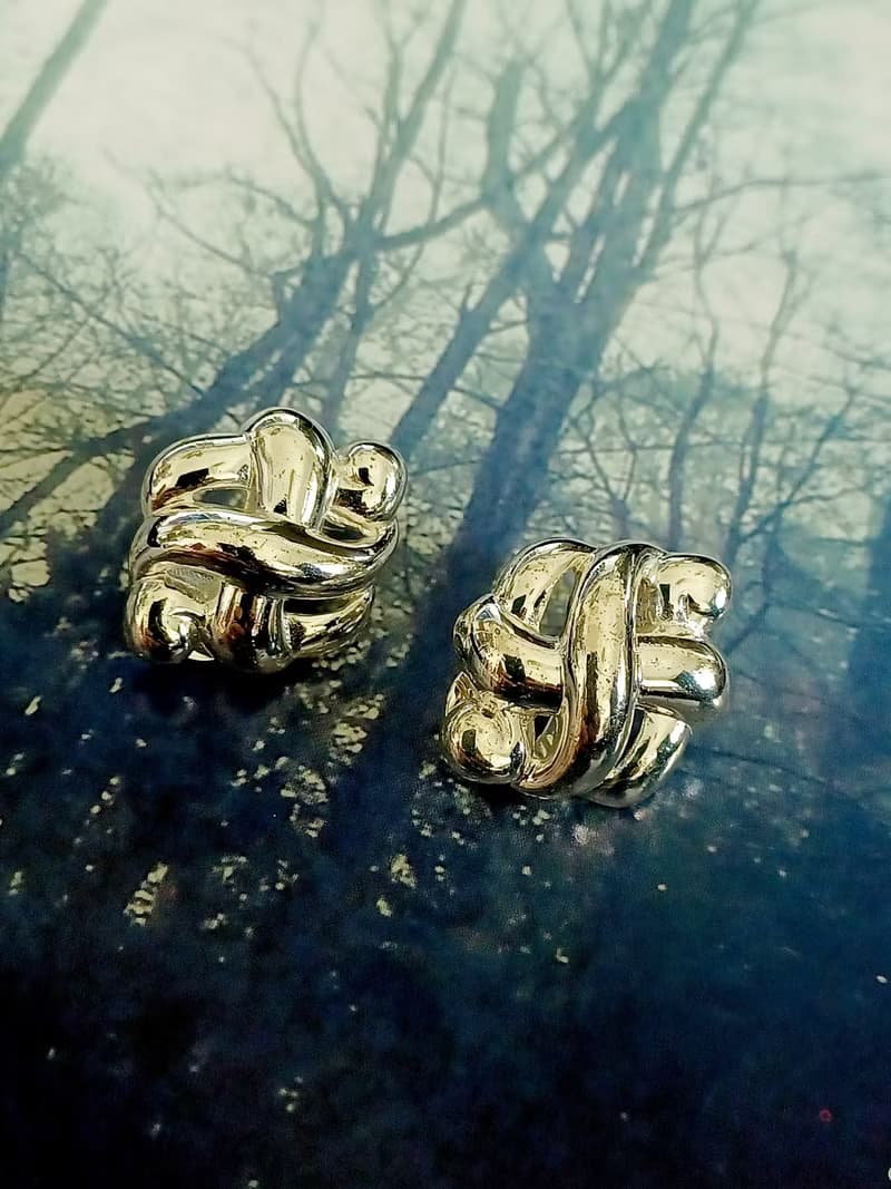 vintage jewelry  Monet 古典鍍銀禮結 夾式耳環