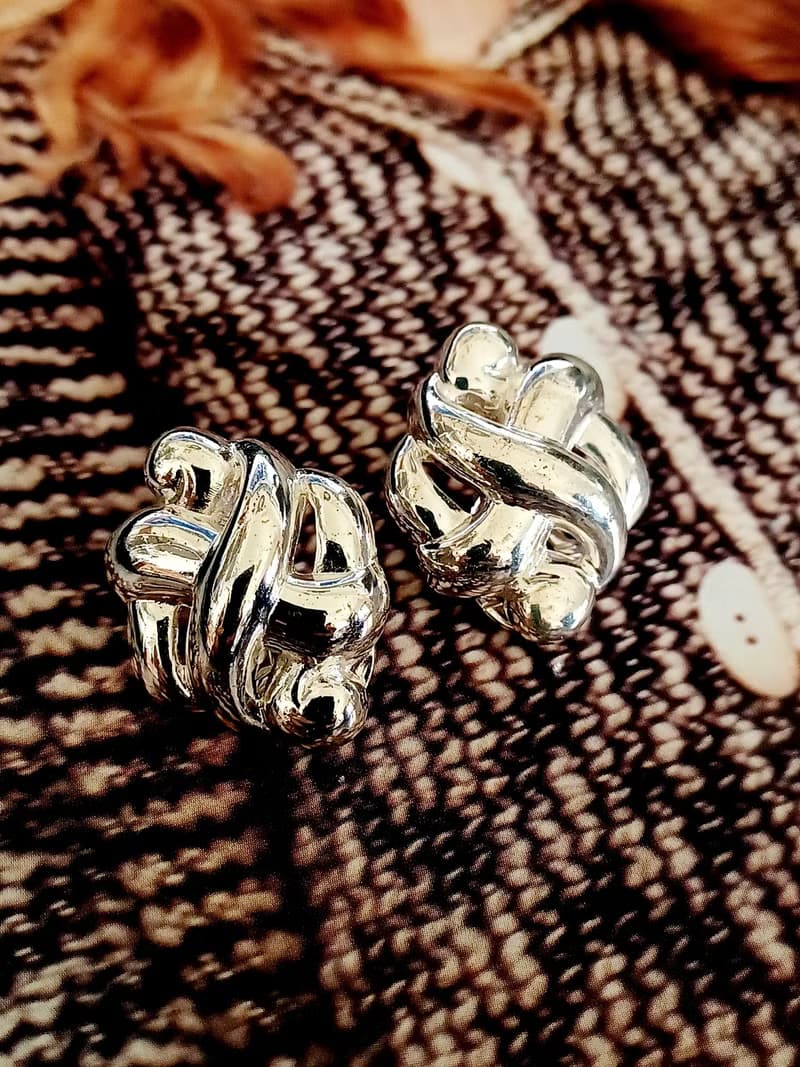vintage jewelry  Monet 古典鍍銀禮結 夾式耳環