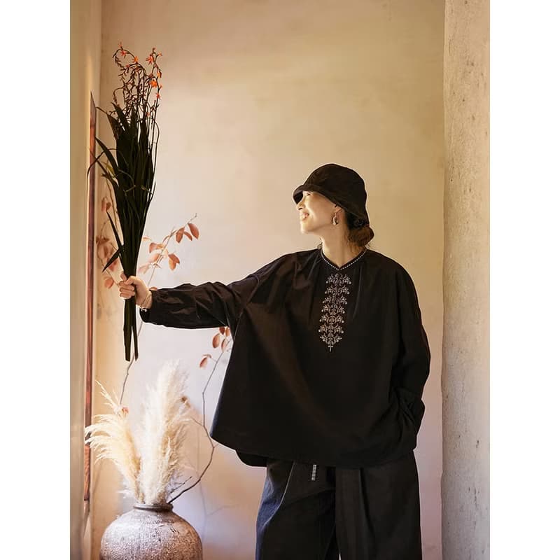 黑色棉中式小立領復古繡花女襯衫