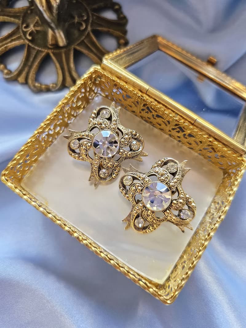 金鉚釘流線晶鑽緞帶夾式耳環/vintage美國西洋古董飾品