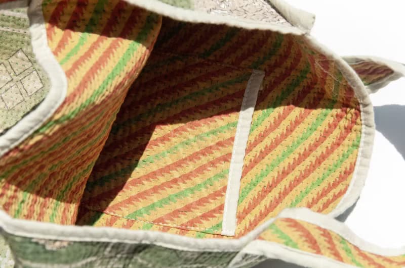 紗麗布手拿包 古布手提包 手工刺繡小物袋 手工縫紗麗布便當袋-彩