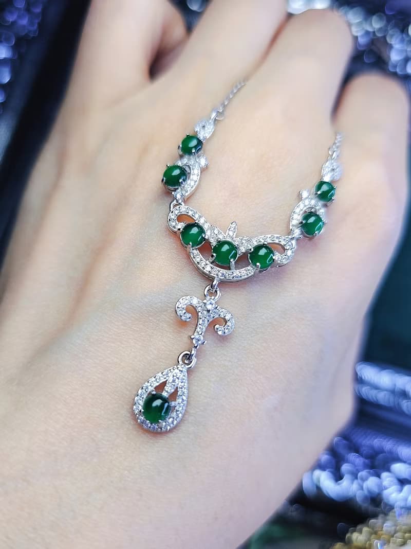 母親節超值|貴氣宮廷鳶尾花|A貨翡翠冰綠多顆蛋面純銀豪鑲項