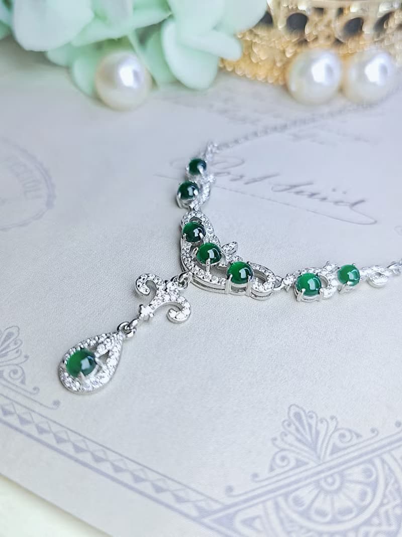 母親節超值|貴氣宮廷鳶尾花|A貨翡翠冰綠多顆蛋面純銀豪鑲項