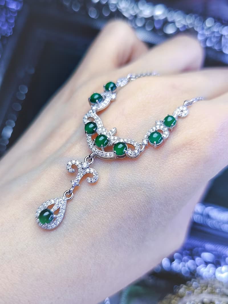 母親節超值|貴氣宮廷鳶尾花|A貨翡翠冰綠多顆蛋面純銀豪鑲項