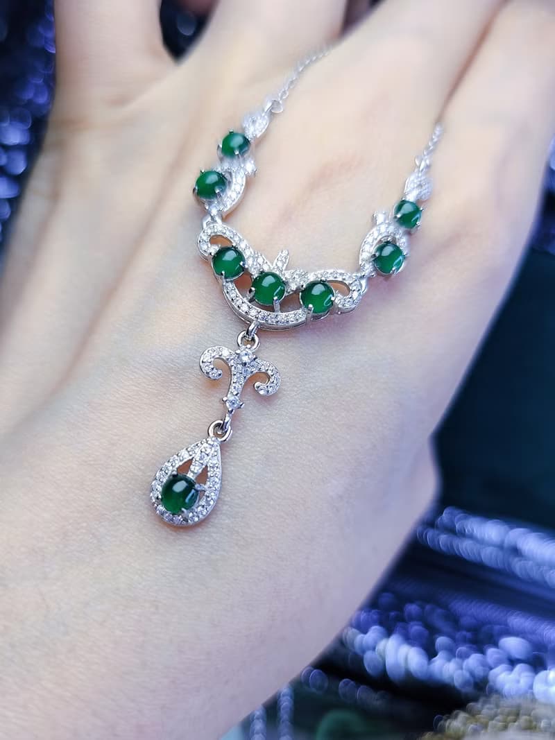 母親節超值|貴氣宮廷鳶尾花|A貨翡翠冰綠多顆蛋面純銀豪鑲項