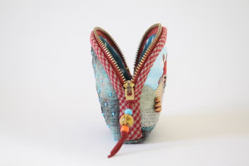 Quilted Purse With Zipper, Embroidered Tiny Coin Purse, Tuscany-inspired.