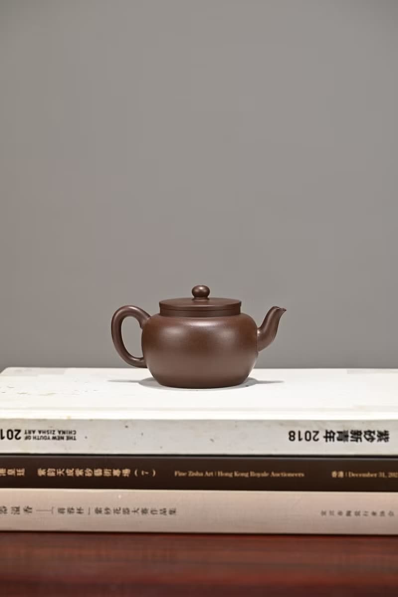 古蓮子 手工 容量170cc原礦紫泥壺身鼓腹圓渾平蓋覃菇形壺鈕