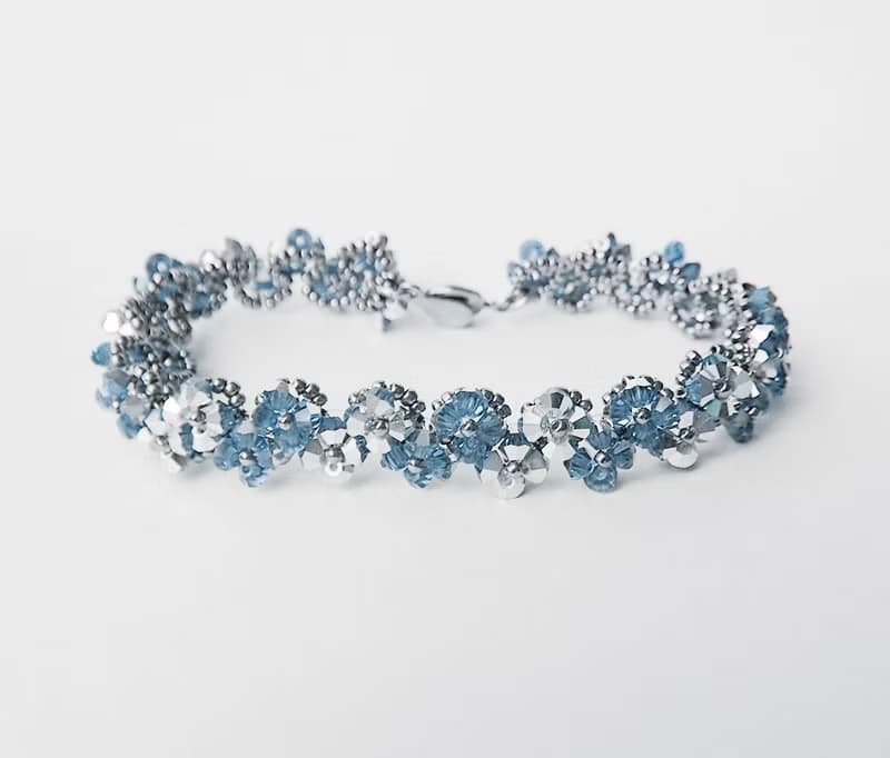 小花手鍊, 施華洛世奇元素