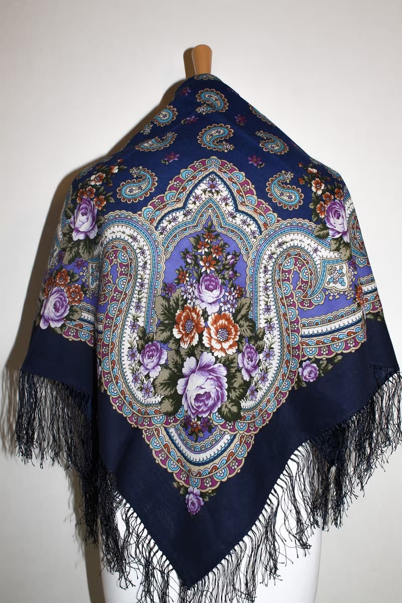 Authentic Pavlovo Posad Russian Shawl Scarf Soft 100% Wool 89x89 cm 1843-14