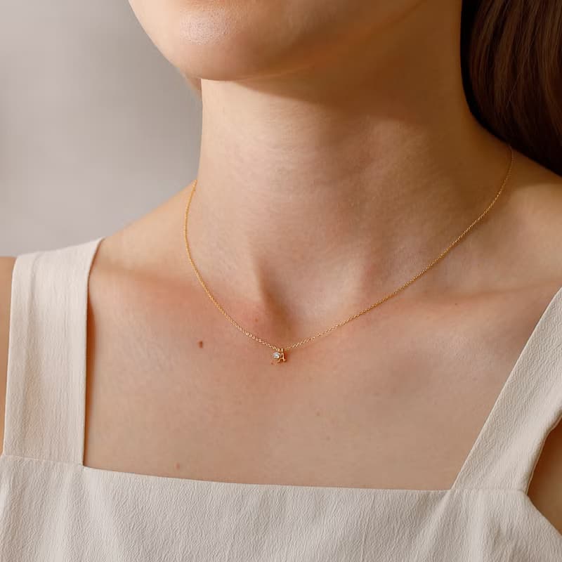 petit-initial necklace 【C】 ニッケルフリーネックレス 　小さなイニシャルをかたどったペンダントネックレス