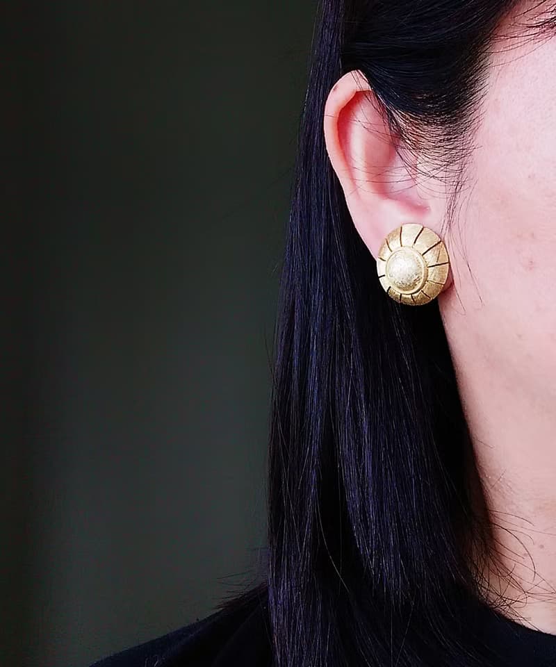 Vintage Jewelry 西洋古董飾品 霧面刷金花型 夾式耳環