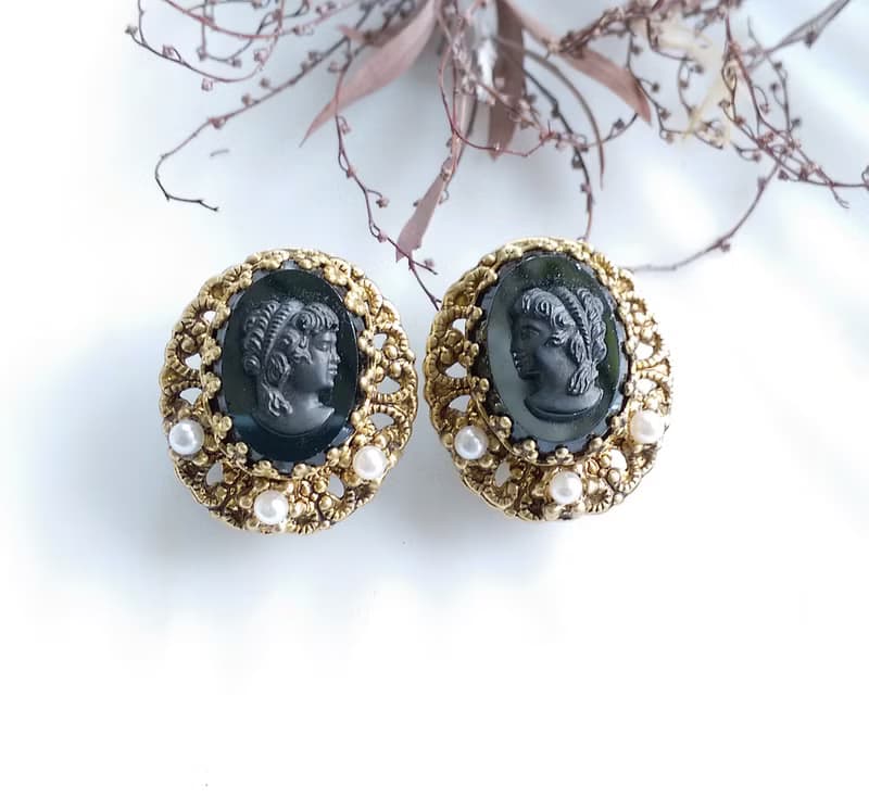 【西洋古董飾品 】西德製 花絲 黑玻璃CAMEO  典雅 夾式耳環