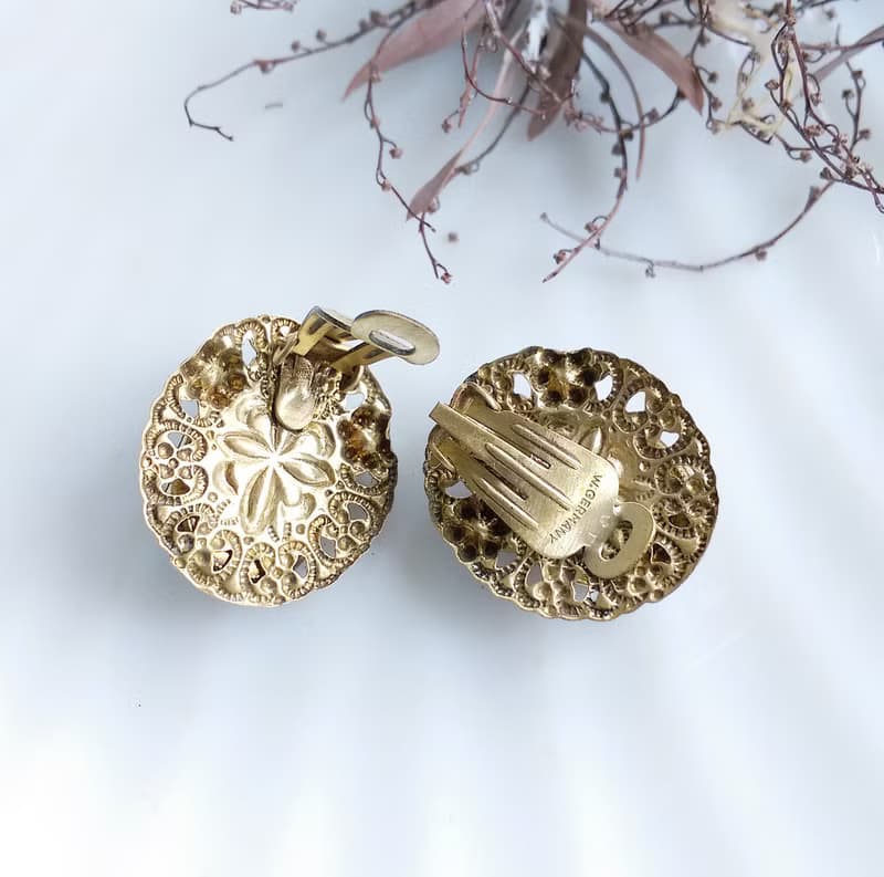 【西洋古董飾品 】西德製 花絲 黑玻璃CAMEO  典雅 夾式耳環