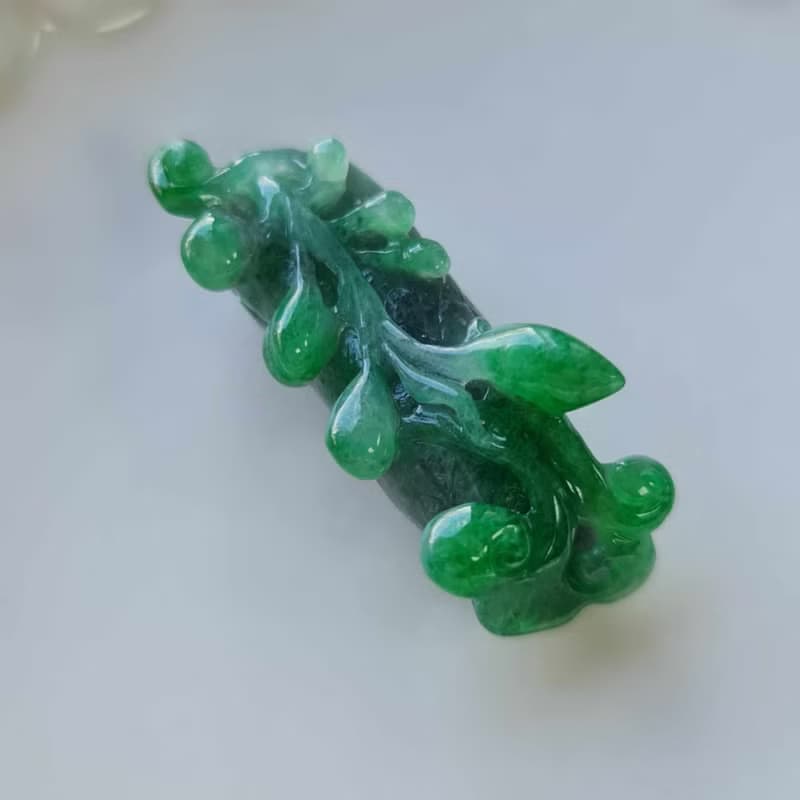 辣綠枯木逢春擺件 | 天然緬甸玉A貨翡翠