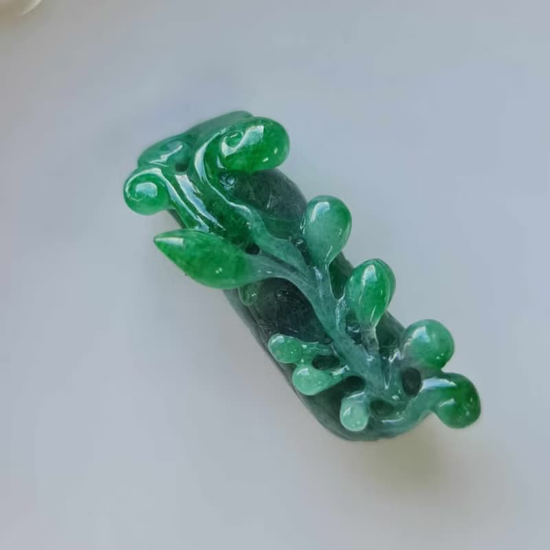 辣綠枯木逢春擺件 | 天然緬甸玉A貨翡翠