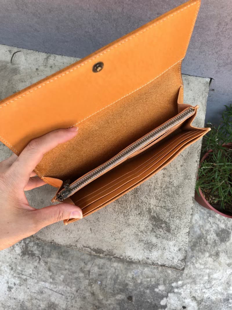經典對折長夾/皮夾  Color:黃棕色 植鞣牛革製