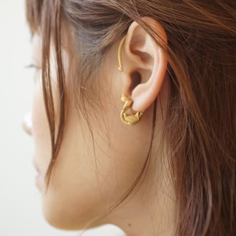 猫のイヤーカフ　マットゴールド