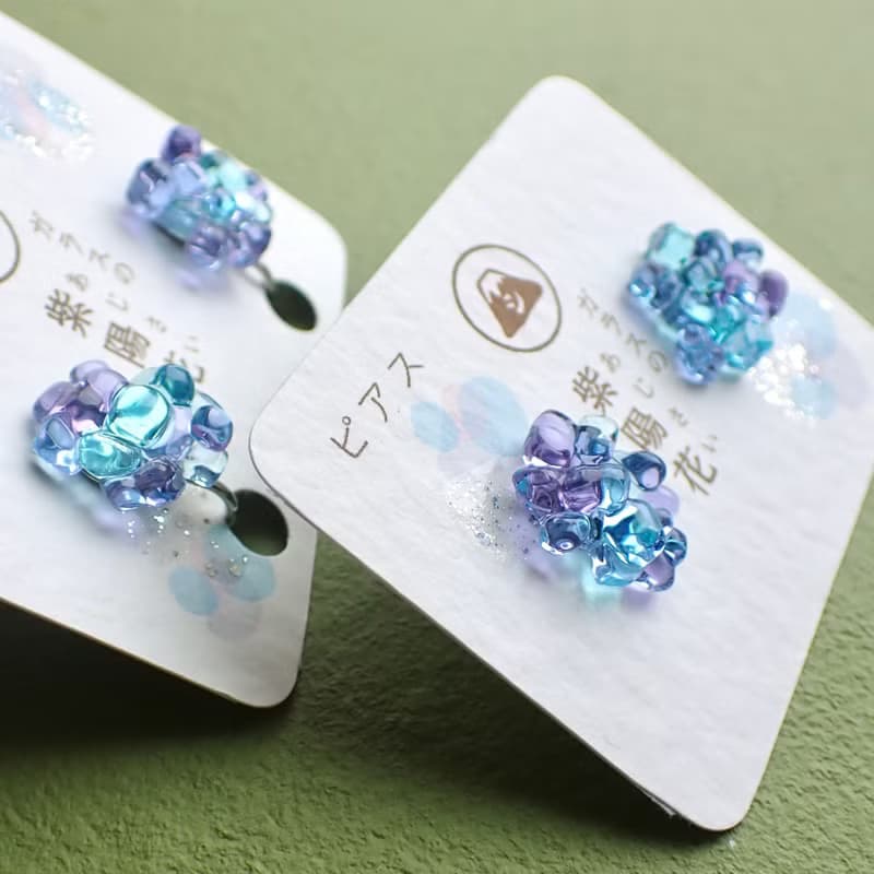 季節の花【琉球ガラス】あじさい (ピアス or イヤリング)