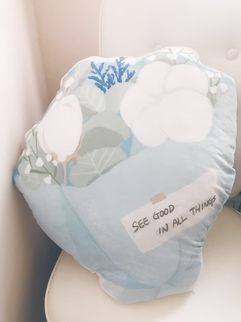 【實用禮物】溫柔棉花滿天星軟綿綿花束造型抱枕睡覺靠枕沙發抱枕
