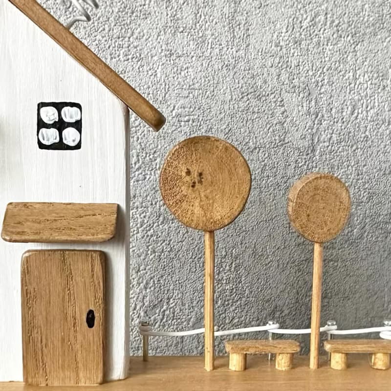 Wood Key Holder with Houses and Bridge 5 Hooks for Entryway Kitchen Office