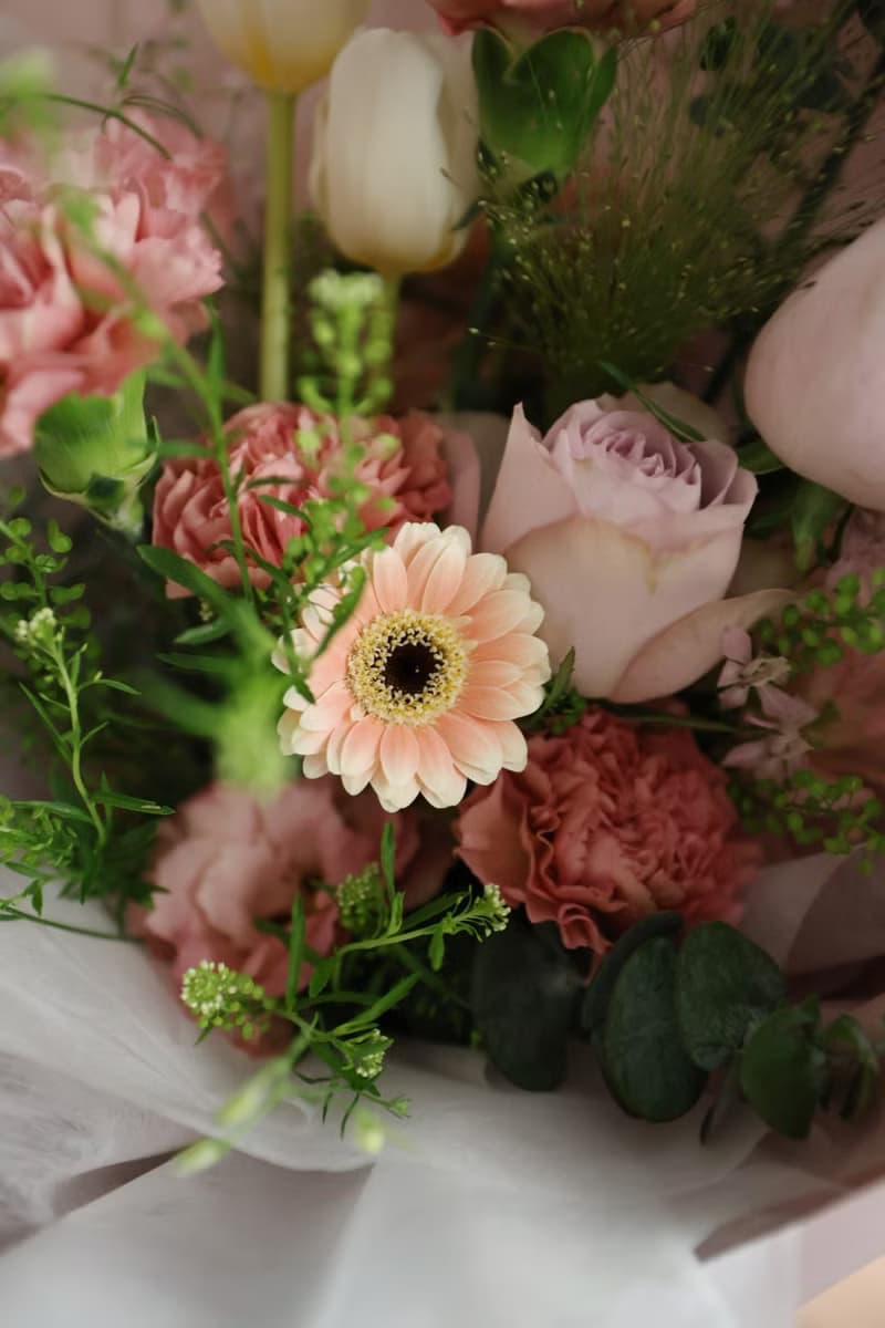 復古粉康乃馨 桔梗鬱金香 大盛鮮花束 2025母親節