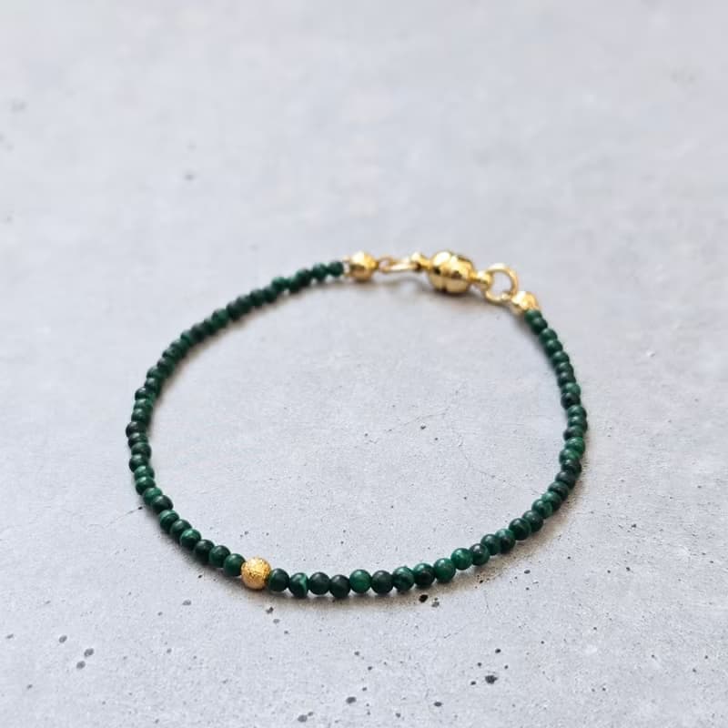 【日本製】マラカイト ブレスレット –  マグネット留め具 / 金属アレルギー対応