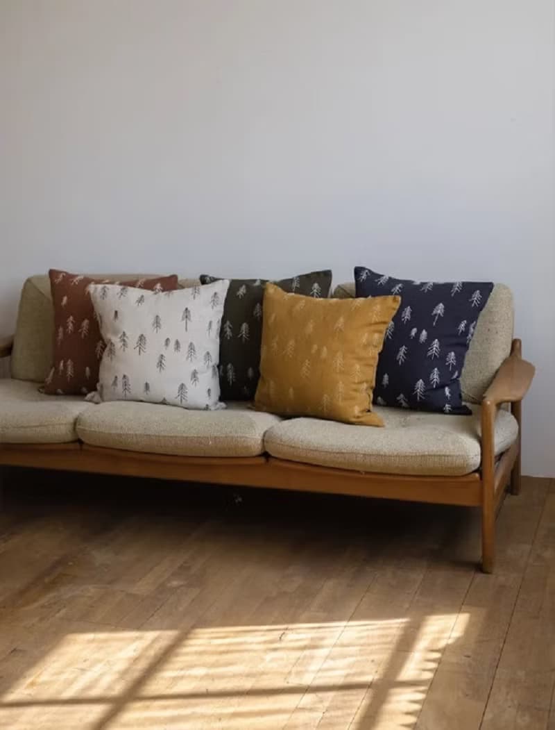 北歐設計師款 - 刺繡抱枕套 TALL EMBROIDERED CUSHION COVER