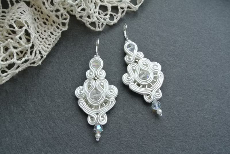 婚禮耳環 新娘耳環白色 Wedding Earrings White bridal long beaded embroidered soutache