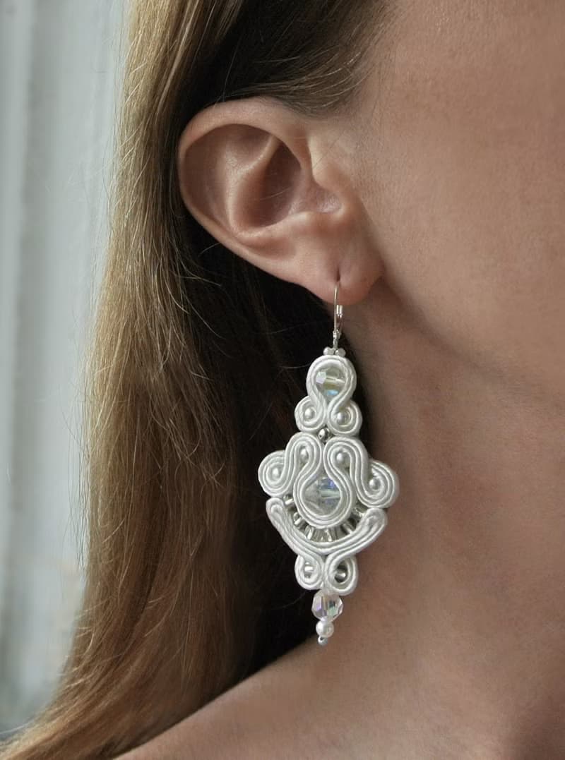 婚禮耳環 新娘耳環白色 Wedding Earrings White bridal long beaded embroidered soutache