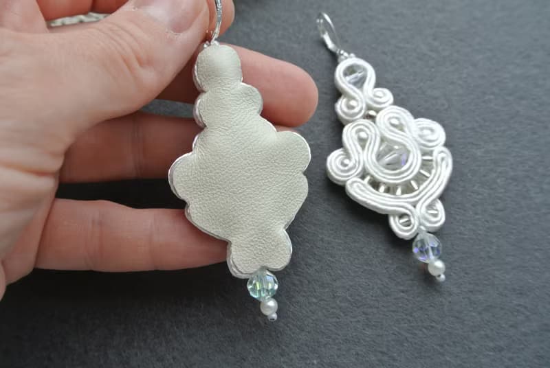 婚禮耳環 新娘耳環白色 Wedding Earrings White bridal long beaded embroidered soutache