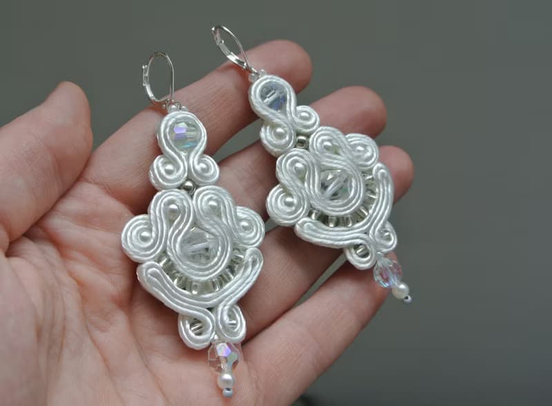 婚禮耳環 新娘耳環白色 Wedding Earrings White bridal long beaded embroidered soutache