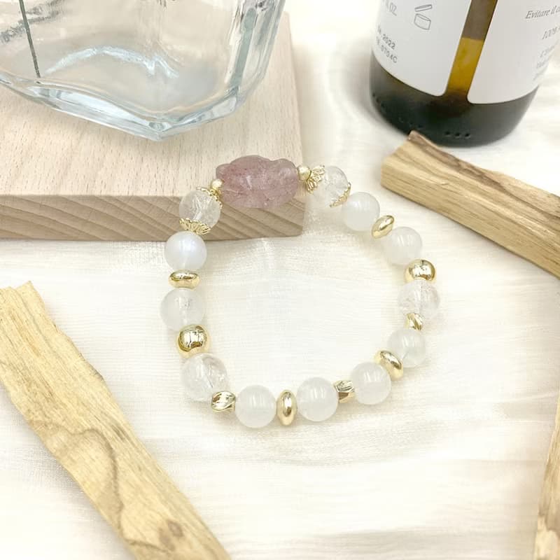 月下狐 / 草莓晶 彩虹晶 月光石 藍針水晶 水晶手鍊