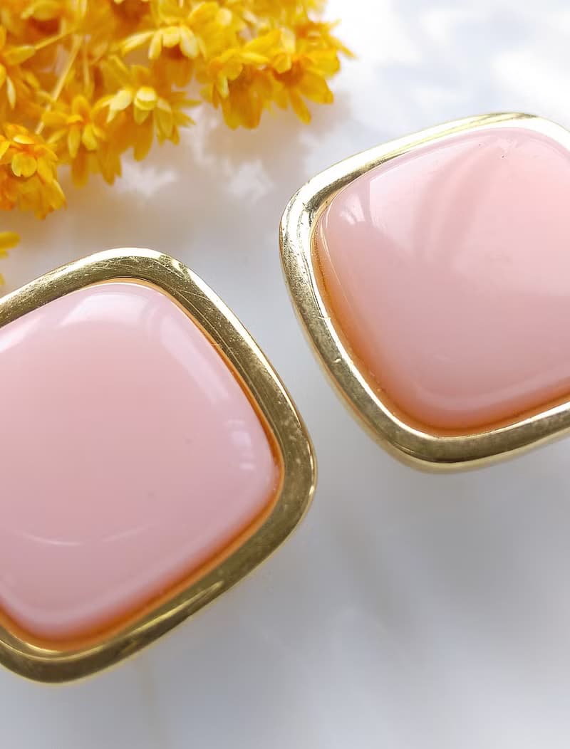 Vintage Jewelry 西洋古董飾品 TRIFARI 甜美嫩粉 夾式耳環