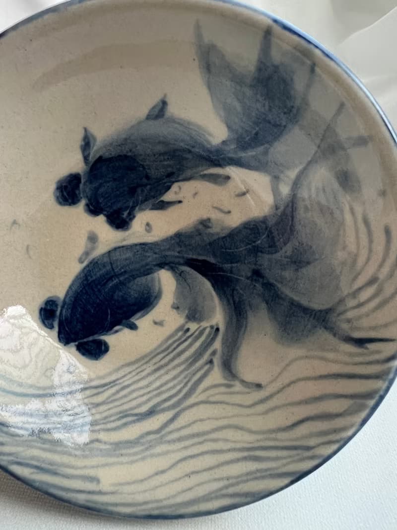 花絮之 似水遊  手繪青花 12.9 cm