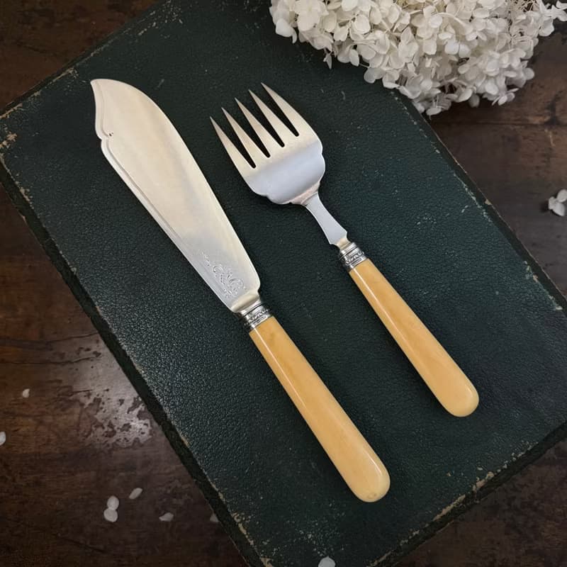 50574-唯美1898年純銀環珍稀材質手柄分食刀叉組