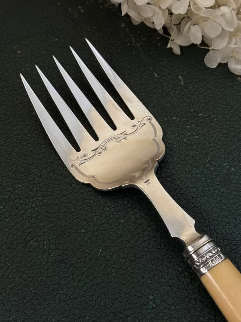 50574-唯美1898年純銀環珍稀材質手柄分食刀叉組