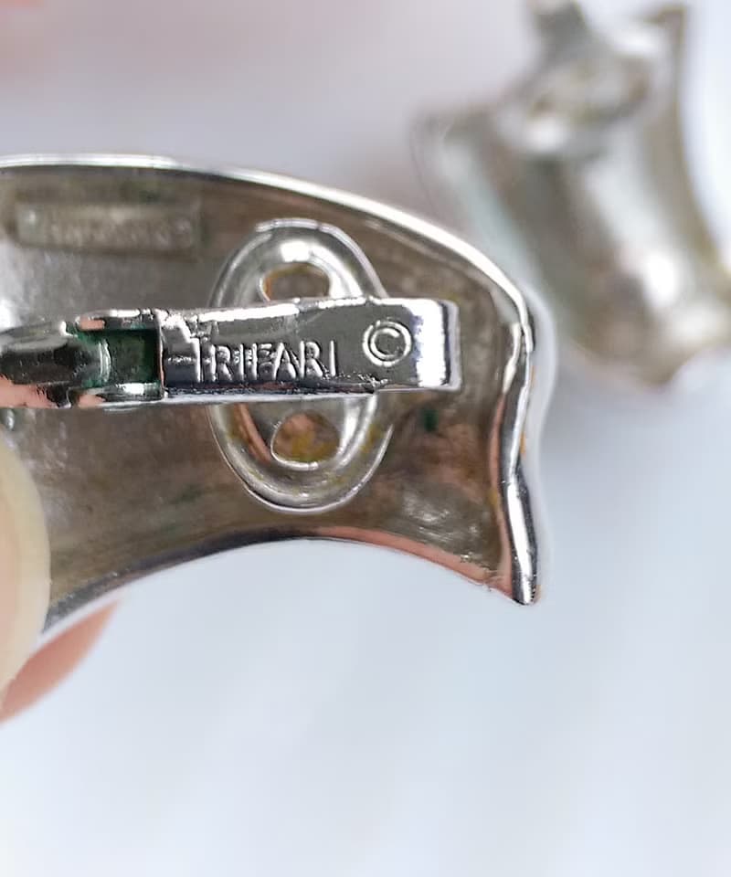 Vintage Jewelry 西洋古董飾品 TRIFARI 銀色調 簡約 夾式耳環