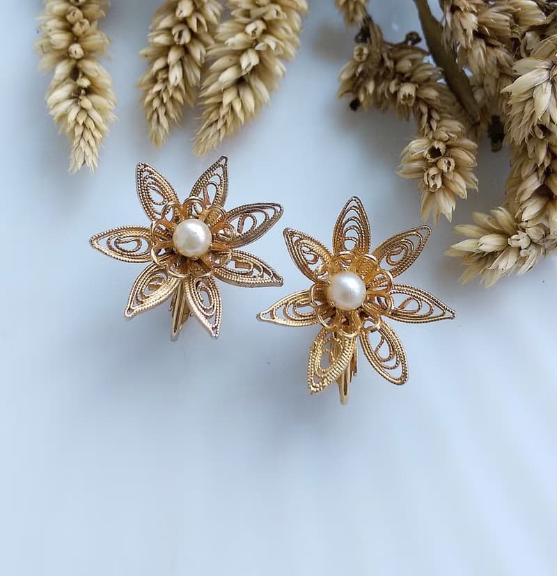 Vintage Jewelry 西洋古董飾品 立體 掐絲珍珠花 夾式耳環
