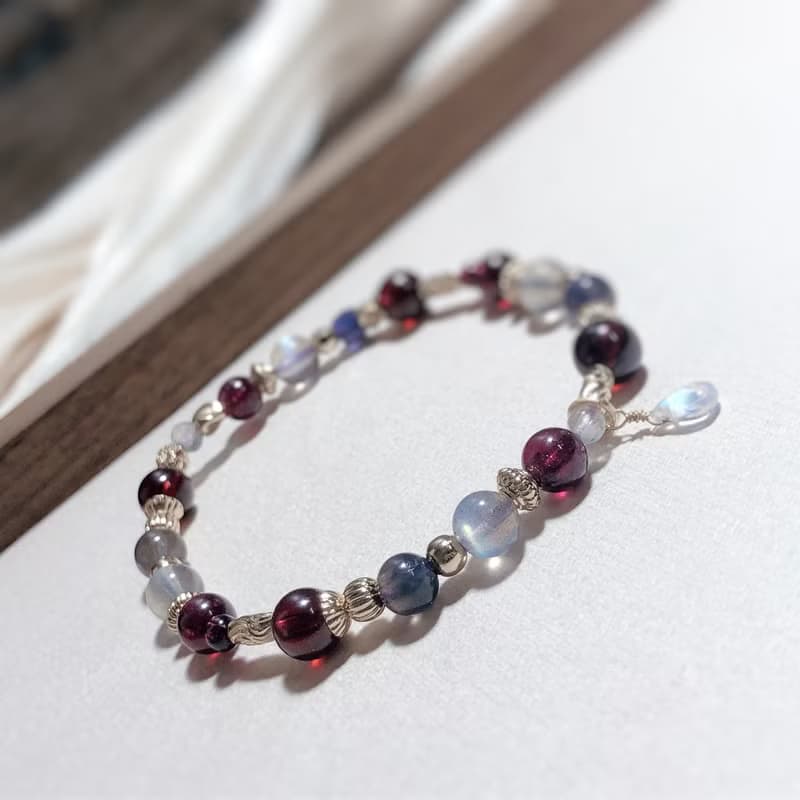 石榴石、紫牙烏、菫青石、拉長石 天然石手鍊