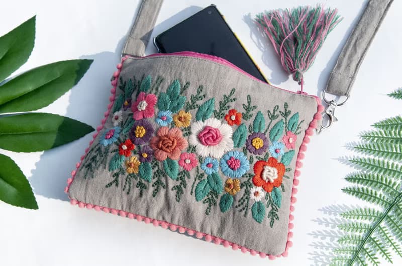 手縫純棉布側背包/刺繡斜背包/刺繡肩背包/北歐植物手繡包-花朵風