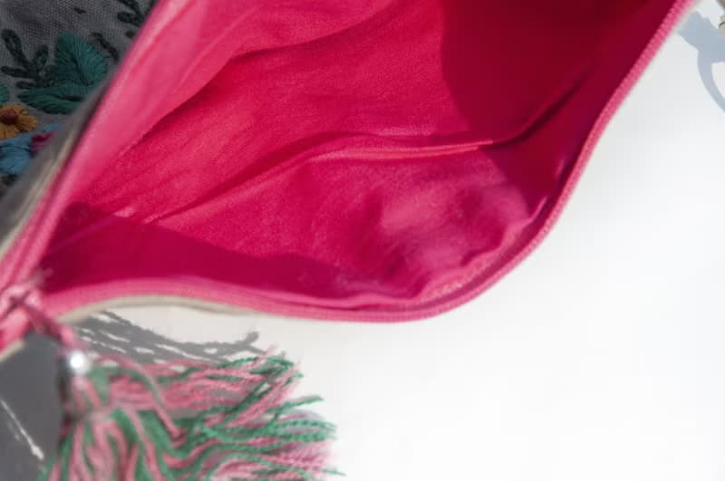 手縫純棉布側背包/刺繡斜背包/刺繡肩背包/北歐植物手繡包-花朵風