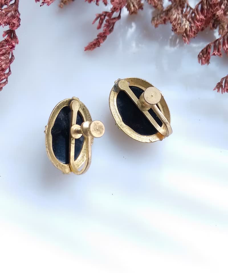 Vintage Jewelry 西洋古董飾品 CAMEO 小巧 典雅 仕女 栓式耳環