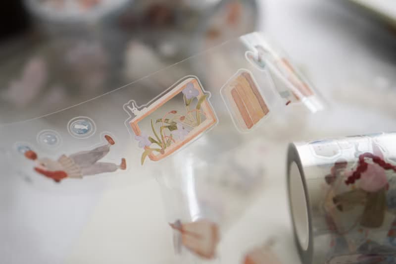 on the DESK 亮面PET膠帶 割型 紙膠帶 Ivy Snow