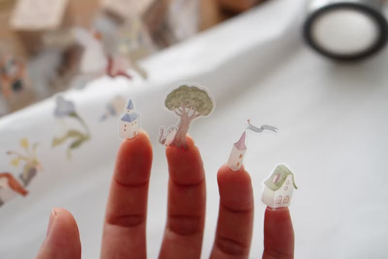 on the DESK 亮面PET膠帶 割型 紙膠帶 Ivy Snow