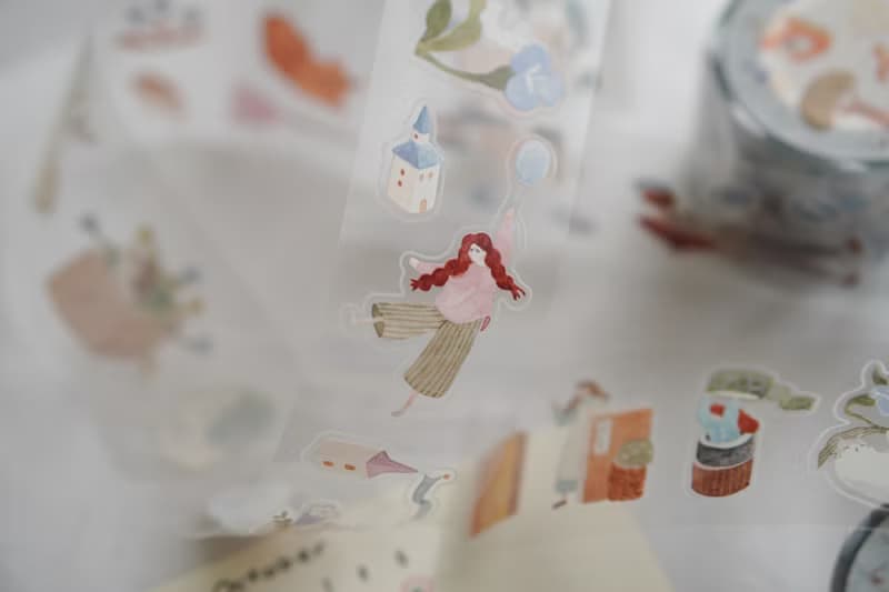 on the DESK 亮面PET膠帶 割型 紙膠帶 Ivy Snow