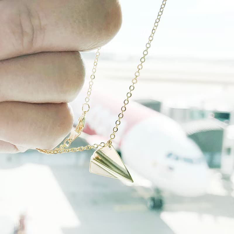 金飛機。紙飛機 項鍊 Golden。Paper Airplane Necklace